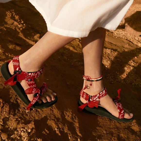 Arizona Love Trekky Red Bandana Sandals - Picture 1 of 8